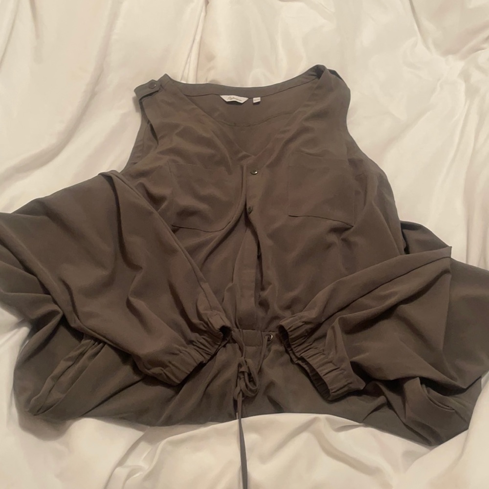 Sleeveless cinched in waist jumpsuit